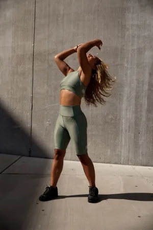Center High-Waist Biker Shorts Army