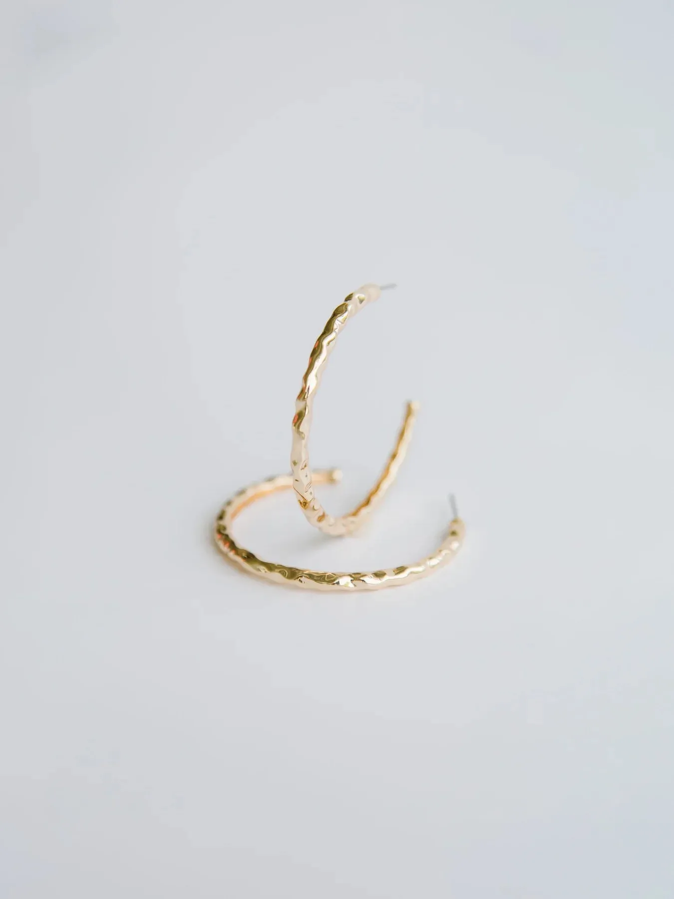 CHARLEY LG GOLD HOOPS MICHELLE MCDOWELL