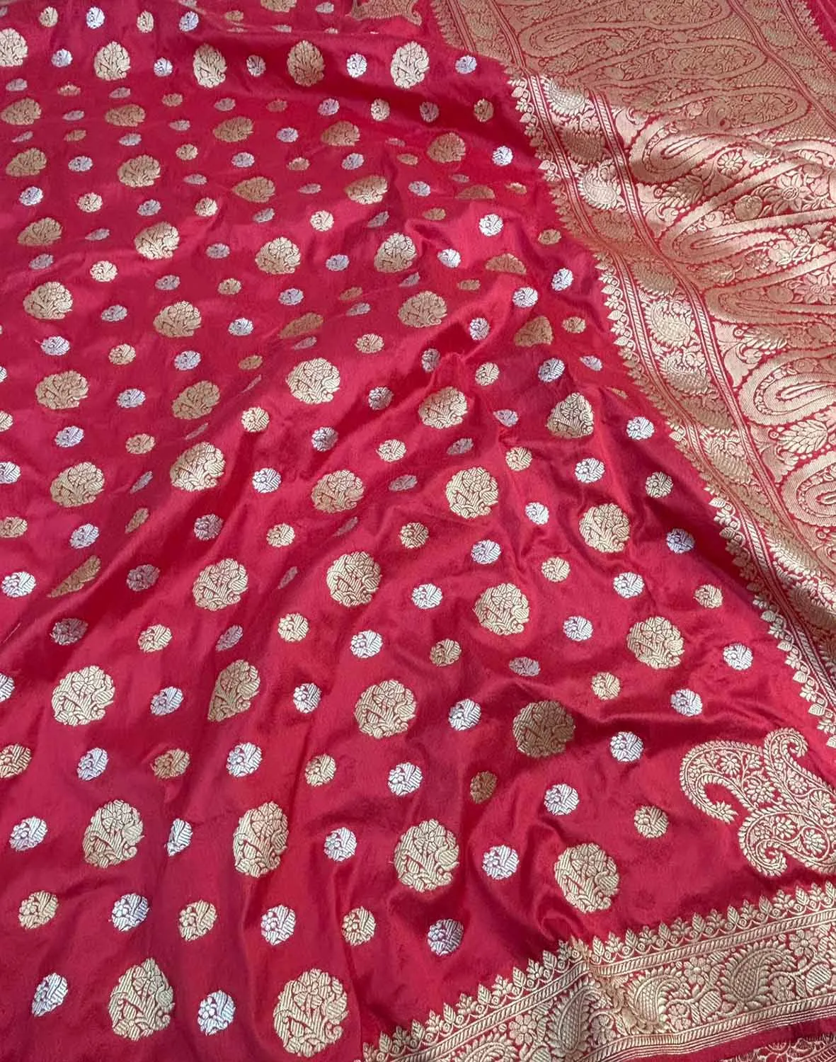 Exquisite Red Banarasi Handloom Pure Katan Silk Sona Roopa Saree
