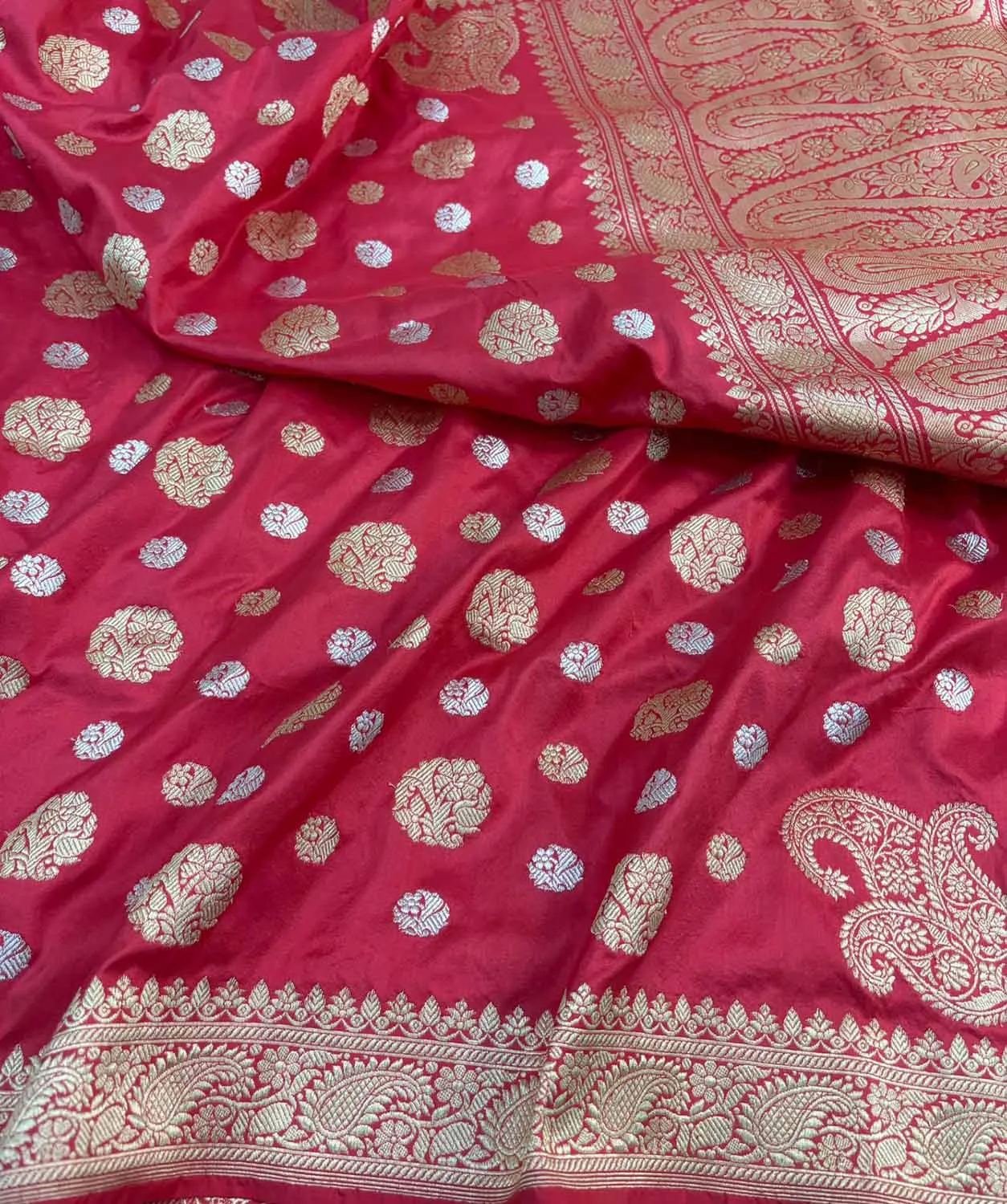 Exquisite Red Banarasi Handloom Pure Katan Silk Sona Roopa Saree