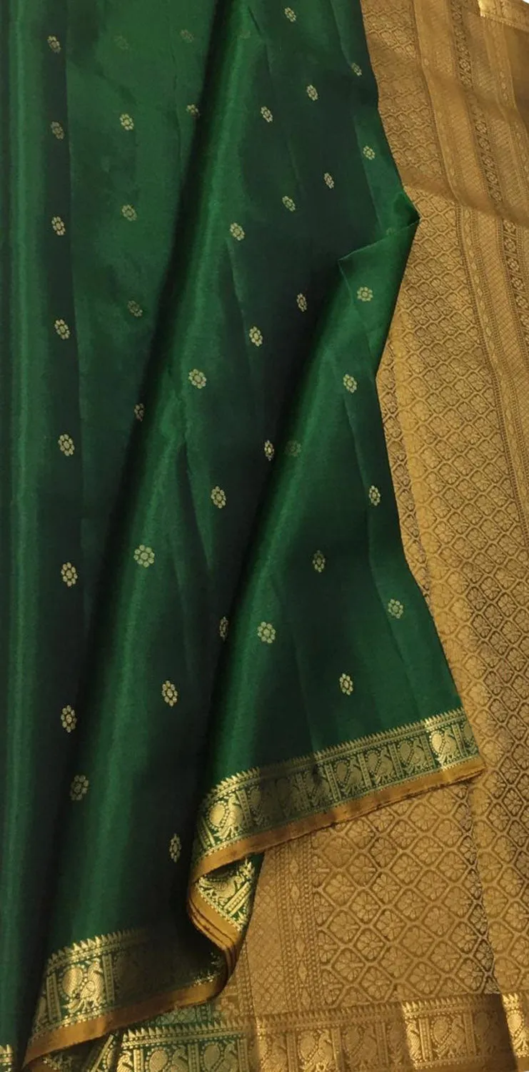 Green Handloom Kanjeevaram Pure Silk Saree - Elegant and Ethereal