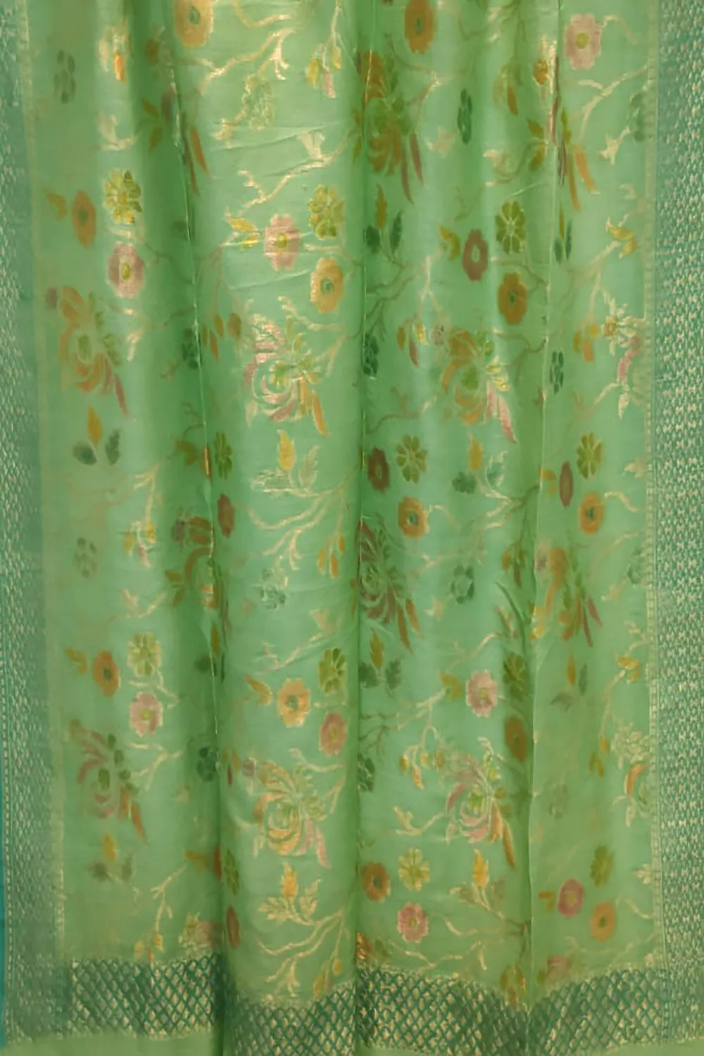 Green Moonga Silk Banarasi Handloom Dupatta with Brush Dye - Pure Elegance
