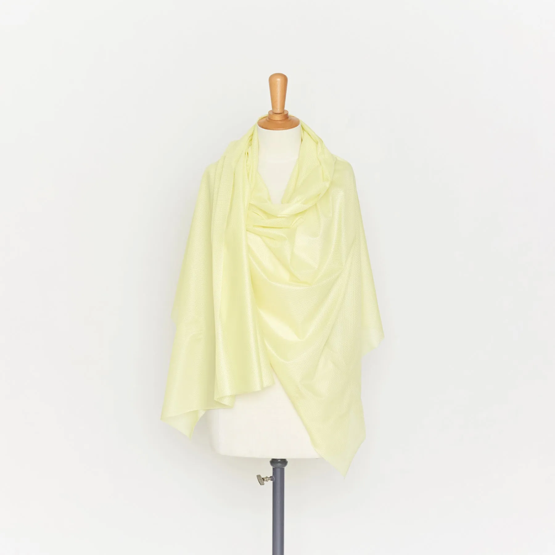 M21B00049 | Shiny Mesh
