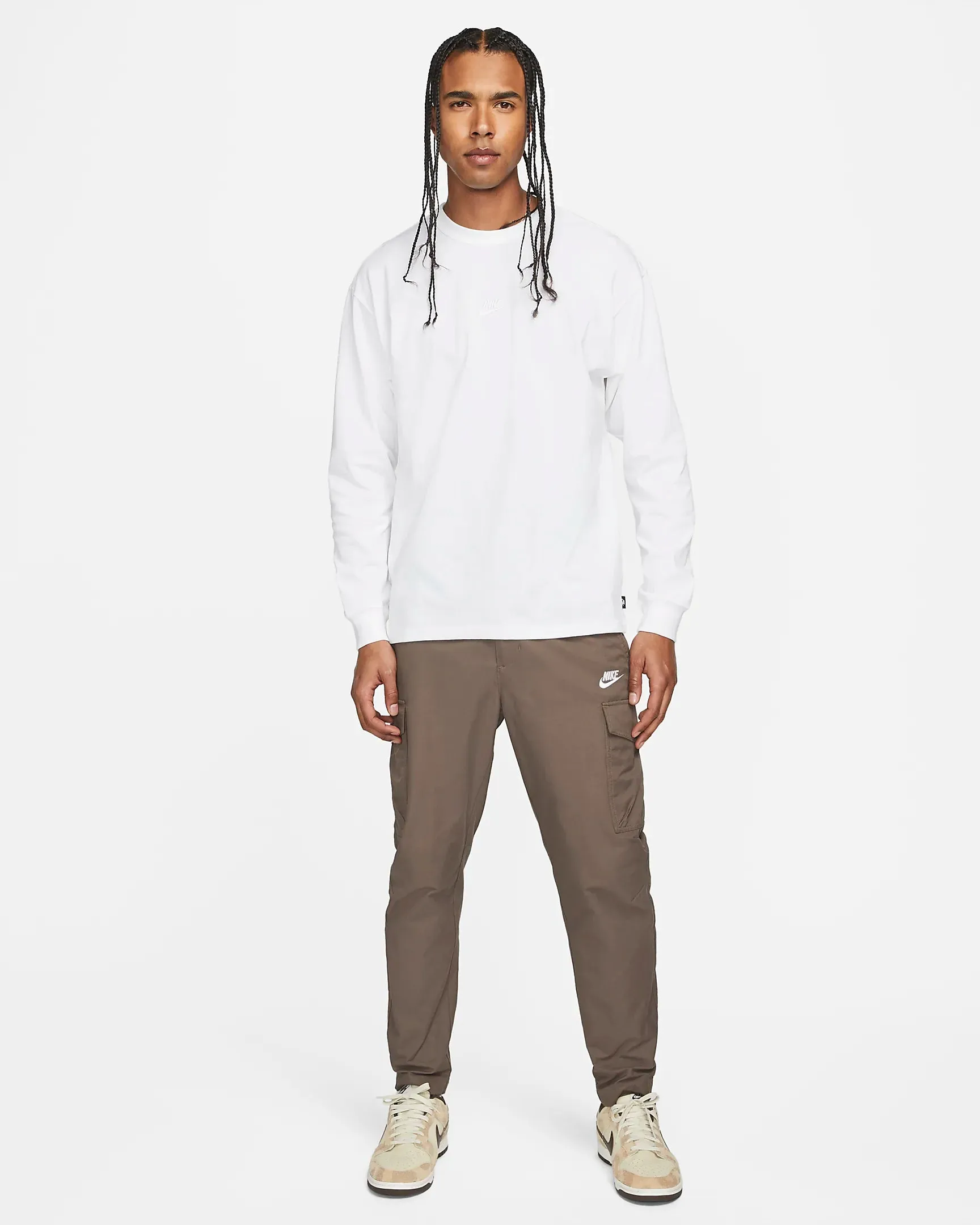 Nike Sportswear Premium Essentials Long-Sleeve T-Shirt